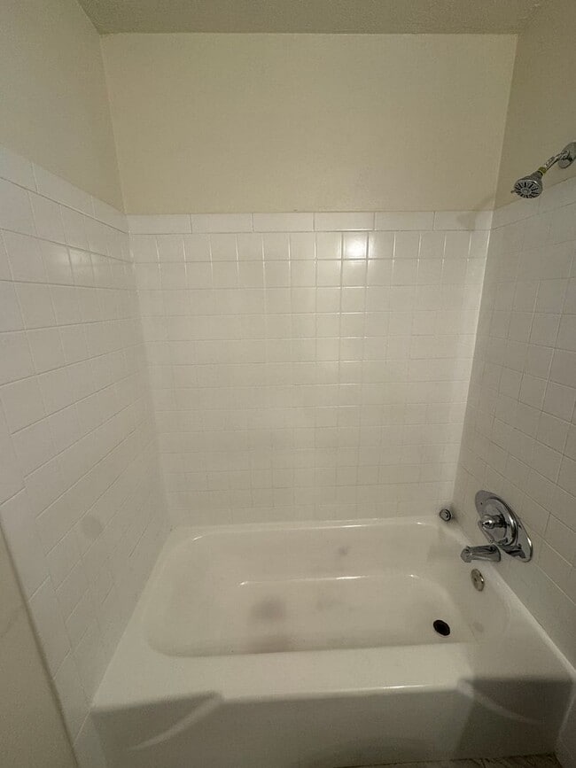 Building Photo - Updated 3-bedroom 1 bathroom in Littleton!