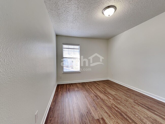 Building Photo - 5412 Big Bend Dr