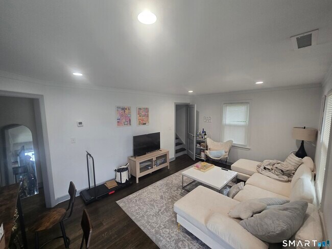 Building Photo - 275 Burnsford Ave