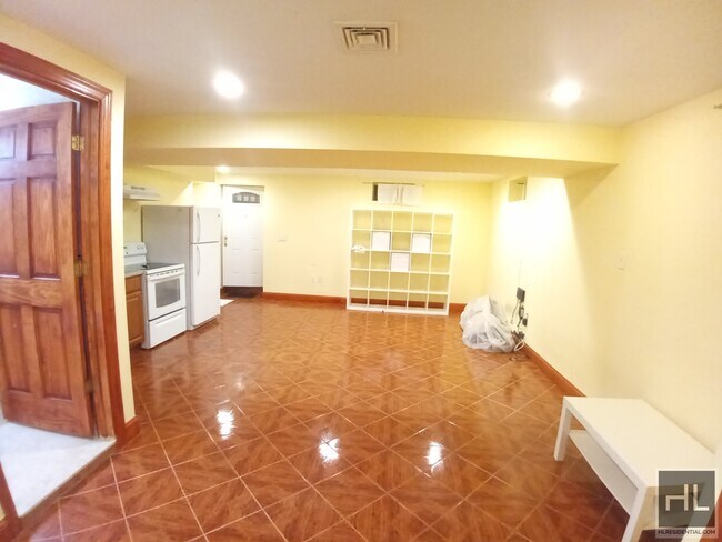 Building Photo - 168 STREET