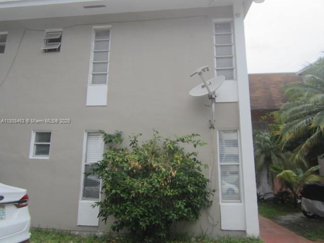 Building Photo - 1525 NW 19th Terrace
