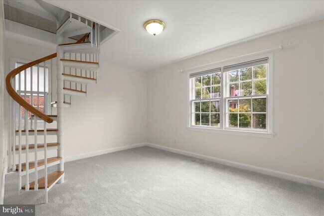 Building Photo - 2925 Kanawha St NW