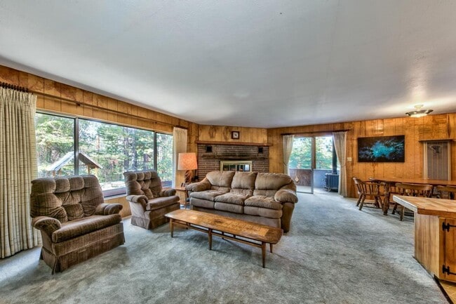 Building Photo - Cozy 3BD house avail. on 10/10/2025 for a ...