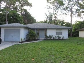 Building Photo - Centrally located 2/2