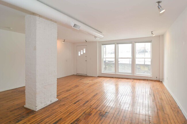 Building Photo - 2021 S Ruble St