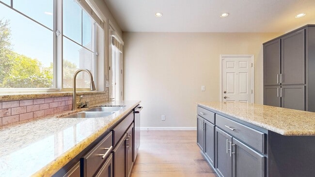 Building Photo - Coming Soon! Beautiful 3 bedroom 2.5 bath ...