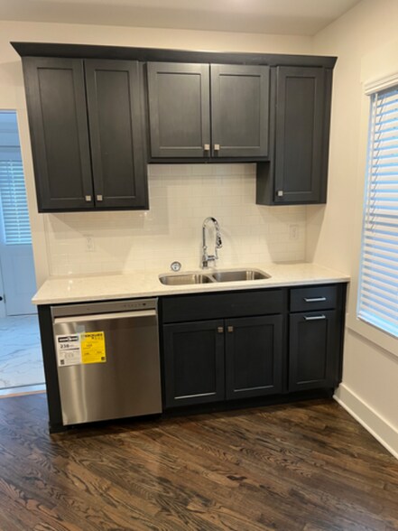 Building Photo - 526-528-528 S Market St