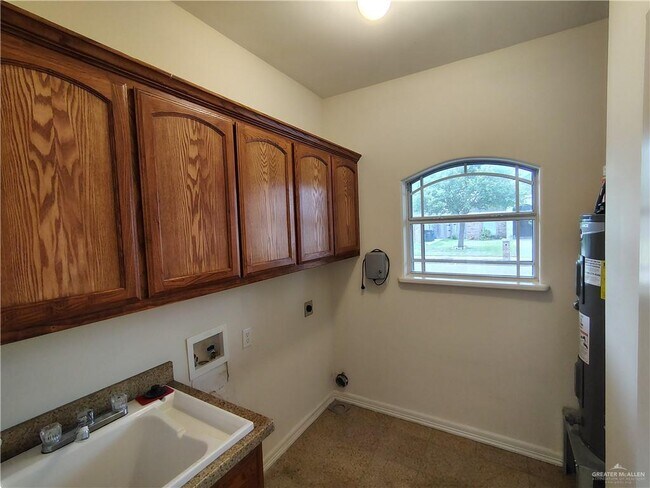 Building Photo - 9100 N 28th St