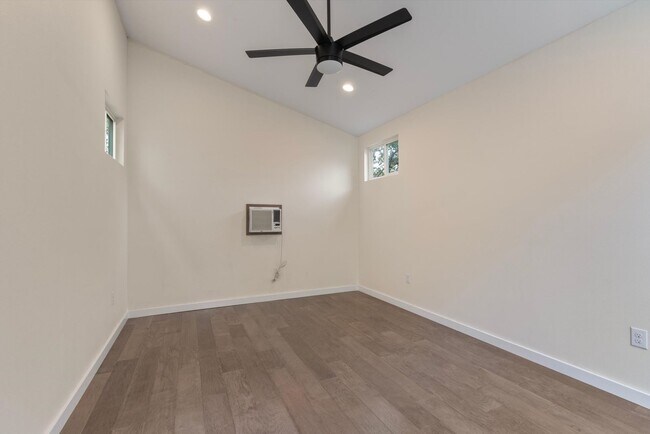 Building Photo - 7610 Bethune Ave