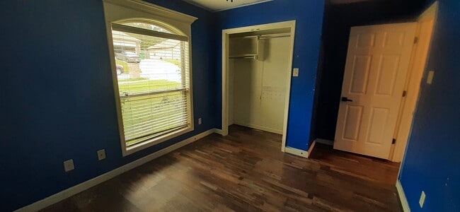 Building Photo - 327 Austin Creek Dr