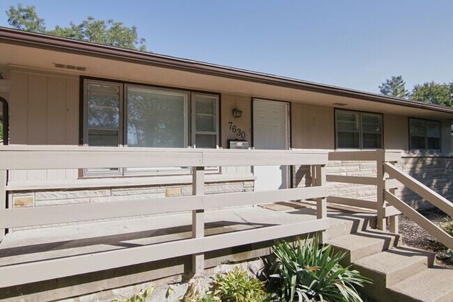 Building Photo - GREAT LAWRENCE TOWNSHIP HOME!