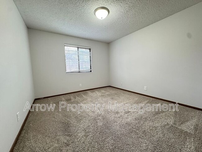 Building Photo - 3405 Holdrege St