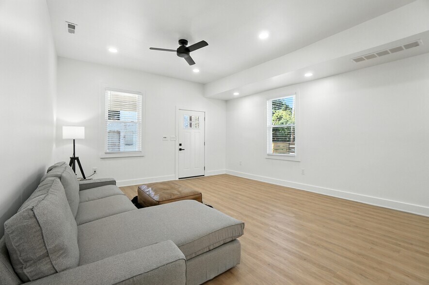 Building Photo - 831 Dayton Ave