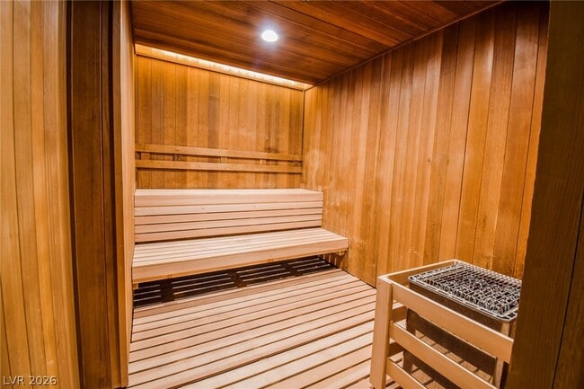 Building Photo - 2700 S Las Vegas Blvd