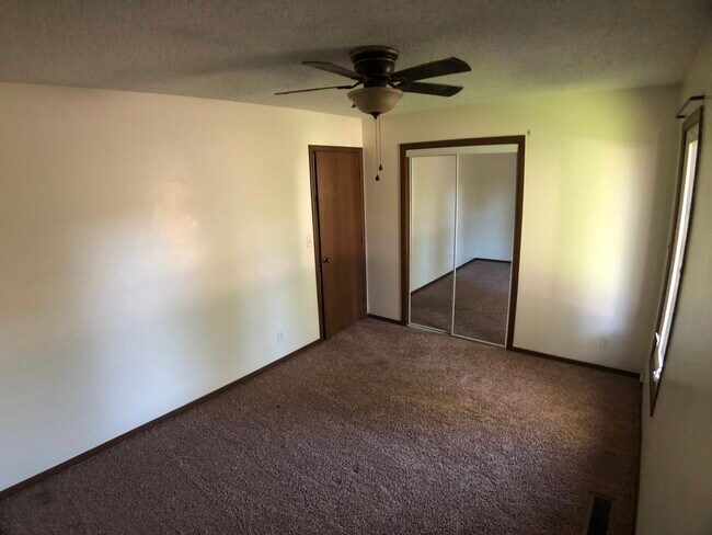Building Photo - 3455 Fontenac Ct