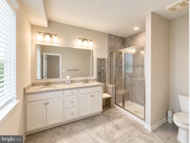 Building Photo - 4930 MacDonough Pl