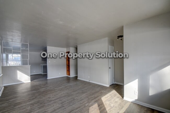 Building Photo - 4240 E 13th Ave