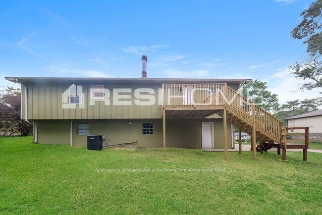 Building Photo - 741 Twin Ridge Dr