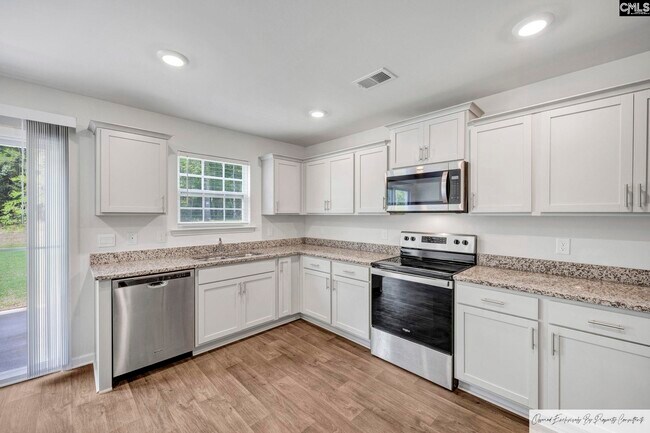 Building Photo - 148 Rushton Dr