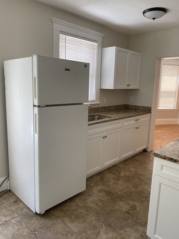 Building Photo - 85 Sheridan St