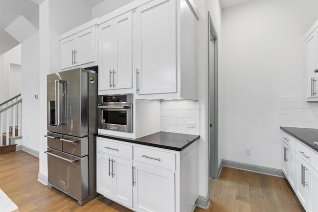 Building Photo - 16516 Leopold Trail