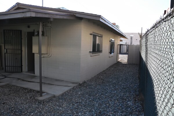 Building Photo - 1514 W Palmer Dr.