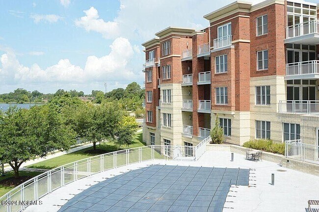 Building Photo - 101 Sky Sail Blvd