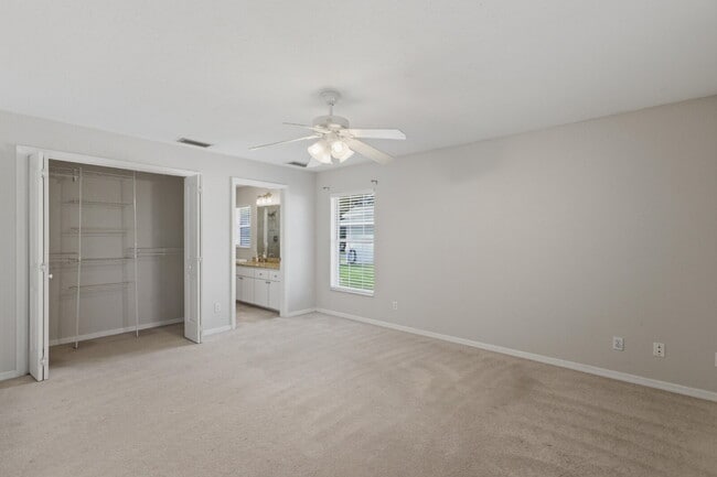 Building Photo - Spacious 3BR/2BA pet friendly home with a fenced backyard and oversized patio