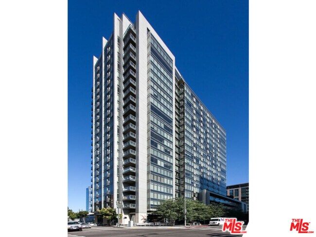 Building Photo - 1155 S Grand Ave
