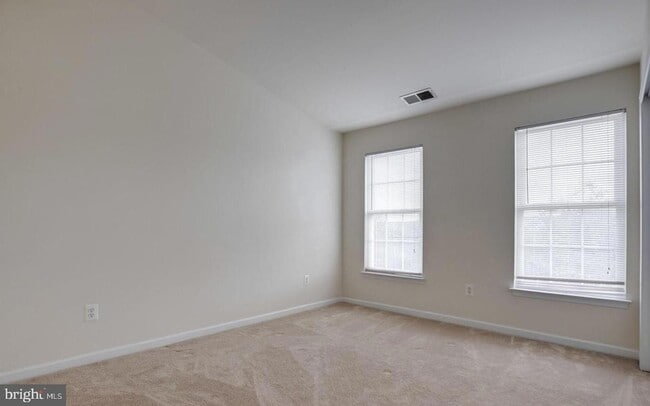 Building Photo - 25859 Kirkwood Square