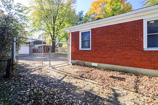 Building Photo - 3 bedroom 1 bath in Valley Station!