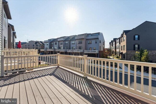 Building Photo - 14032 Sunrise Valley Dr