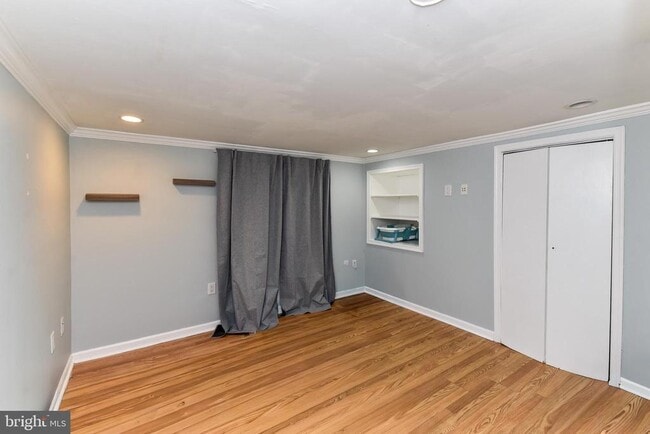 Building Photo - 722 Glenside Dr