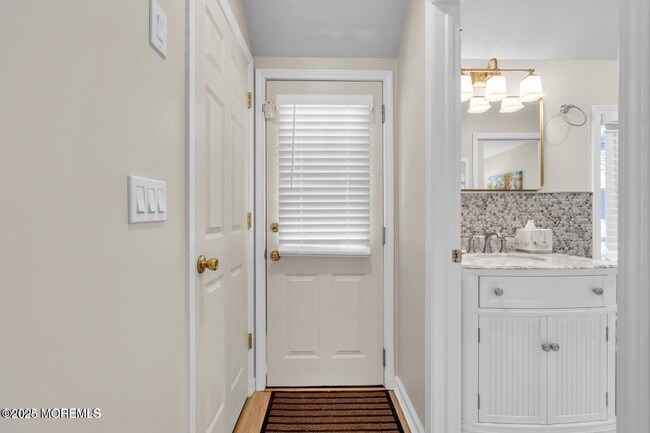 Building Photo - 520 Brighton Ave