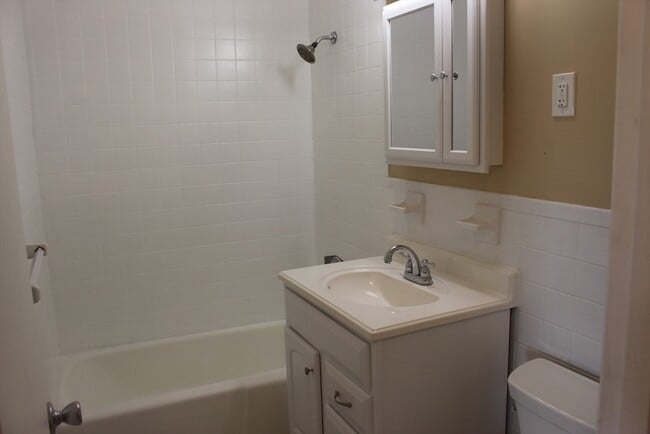 Building Photo - 43 Jacqueline Rd