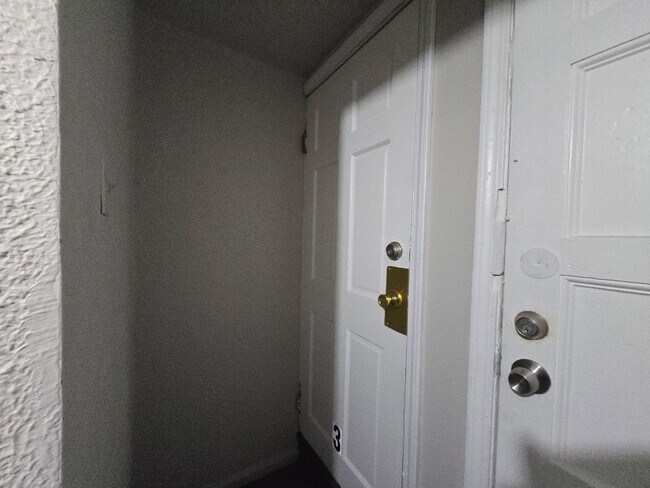 Building Photo - 15 Edmonds St