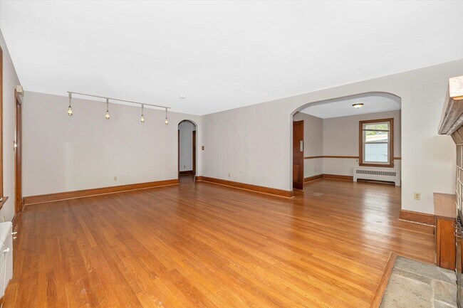 Building Photo - 531 Lee Pl