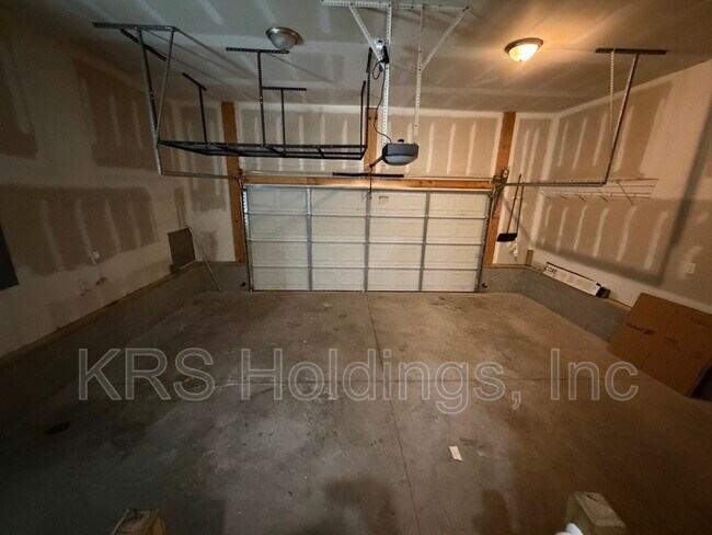 Building Photo - 167 Settlers Landing Rd