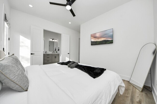 Building Photo - 3909 Maggie St