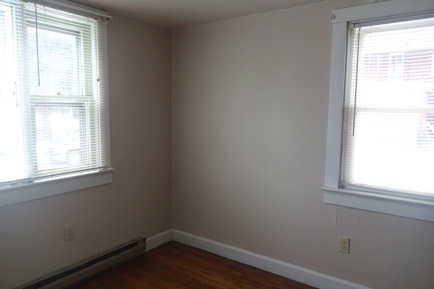 Building Photo - 220 North St