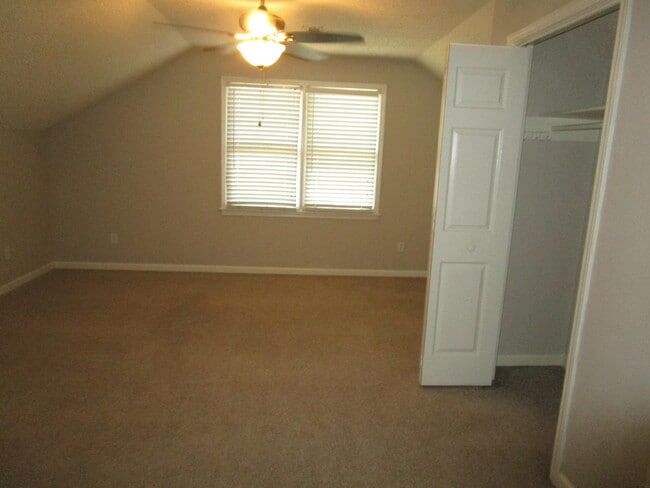 Building Photo - 885 Grimble Ct