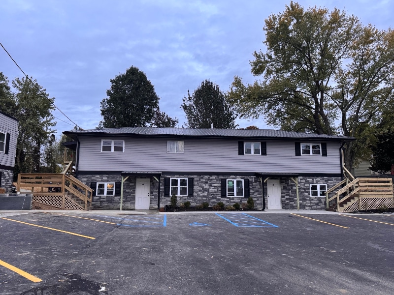 Building Photo - 404 High St