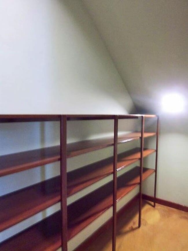 Building Photo - Monclair retreat, space and luxury in serene setting