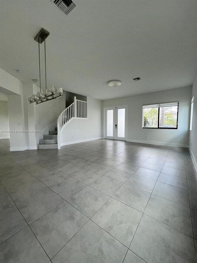 Building Photo - 10970 Pacifica Wy