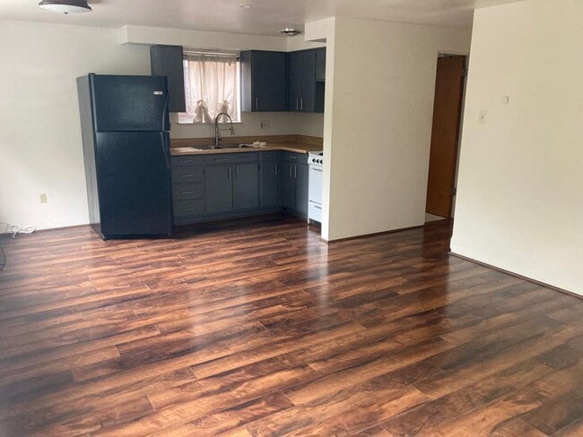 Building Photo - 50 Maplewood St