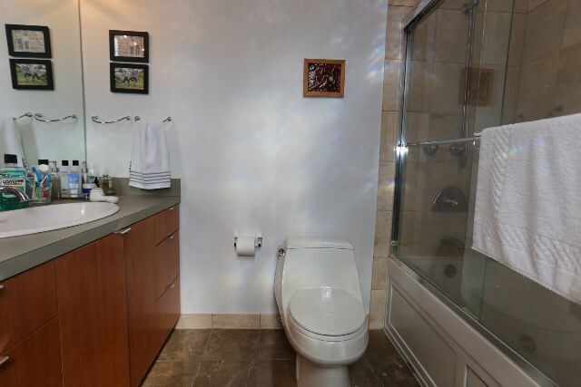 Building Photo - 1415 N Wicker Park Ave