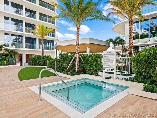 Building Photo - 153 N Seabreeze Blvd