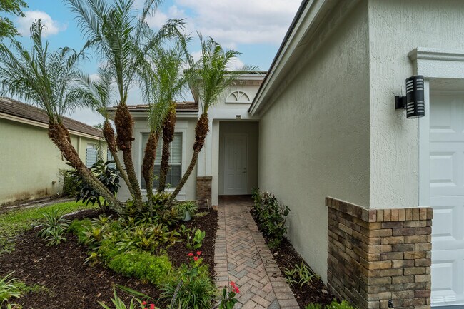 Building Photo - 9588 SW Flowermound Cir