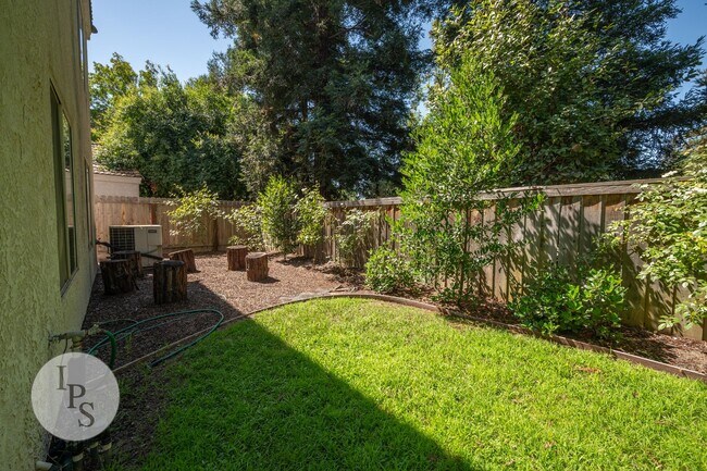 Building Photo - Northwest Fresno Home, CUSD - 4BR/2.5BA, Gated Community - Lots of Amenities