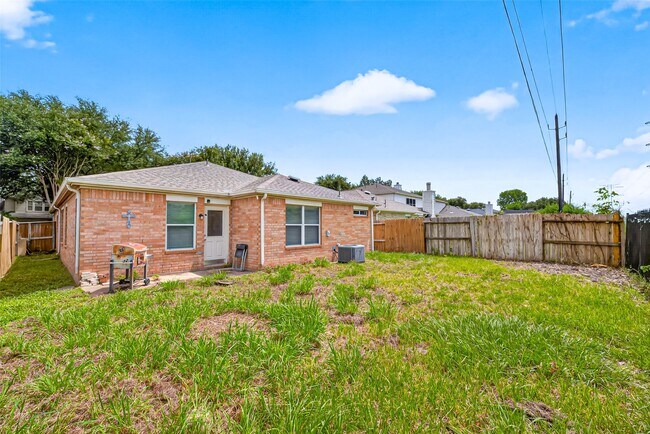 Building Photo - 10430 Deer Branch